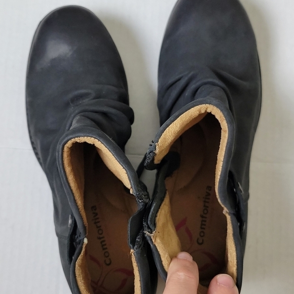 Comfortiva Tarrant Black Leather Slouch Ankle Booties Side Zip Size 6 Comfort - Picture 9 of 9